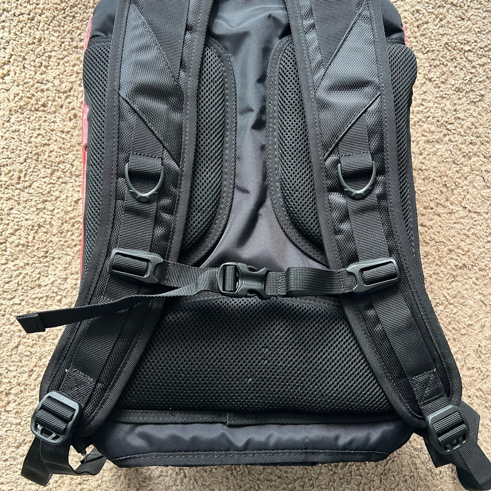 Amazon Basics Overnight Backpack - image 6